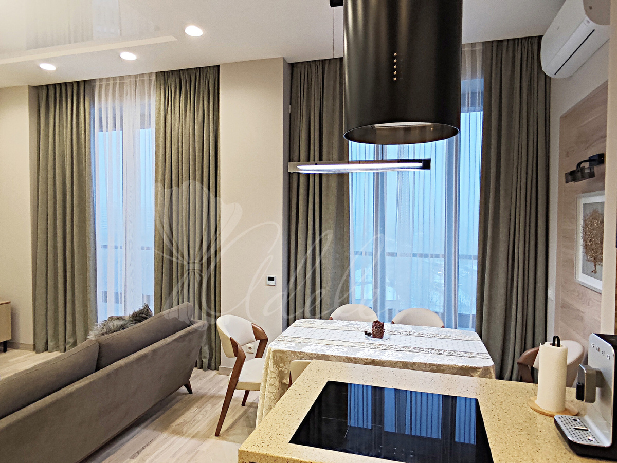 Авторский текстиль для окон четырёхкомнатной квартиры семьи с двумя подростками2