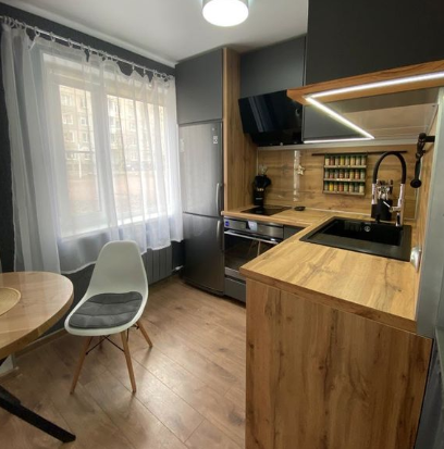 Кухня выглядит тяжеловато