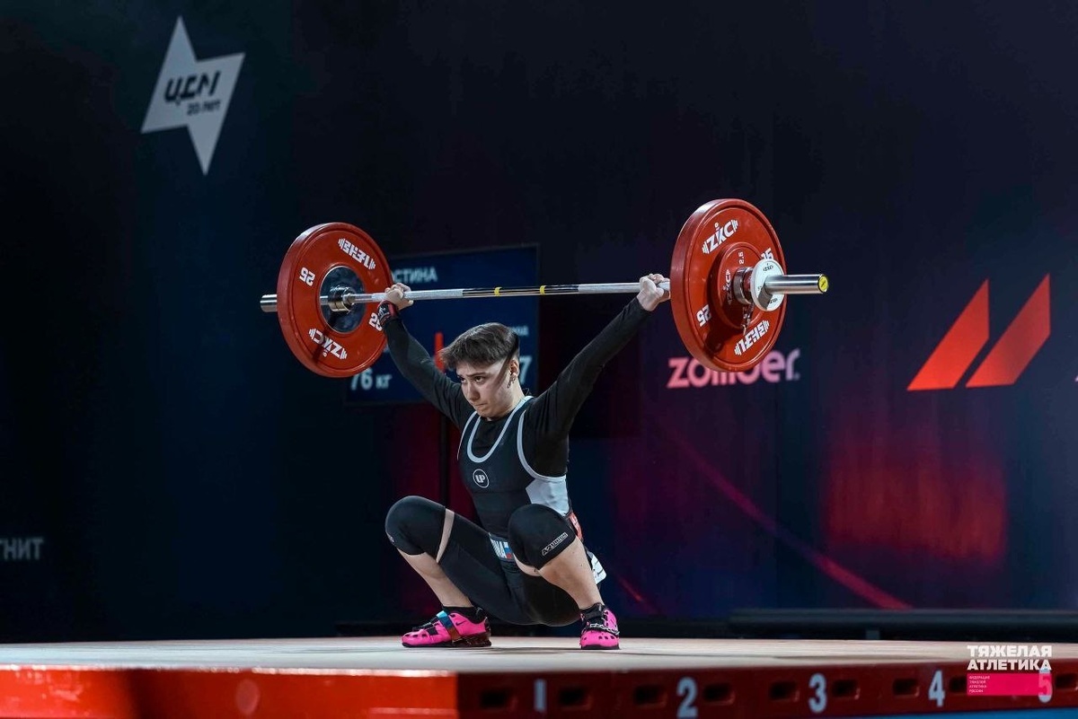    Спортсменка из Нягани Ксения Старостина стала победителем первенства России по тяжёлой атлетике