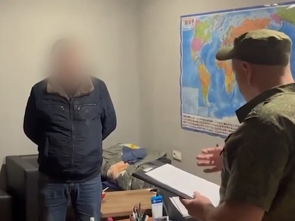 В Крыму сотрудник МВД участвовал в незаконной легализации мигрантов