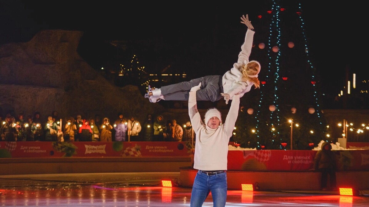    В Волгограде прошло ледовое шоу с участием олимпийских чемпионов   novostivolgograda.ru