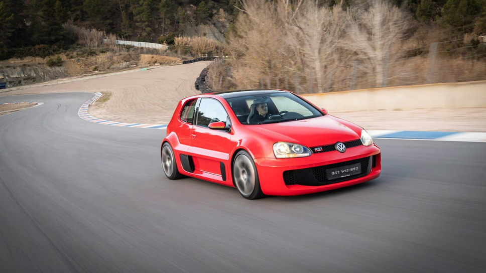 Volkswagen Golf GTI W12.📷Фото: Volkswagen