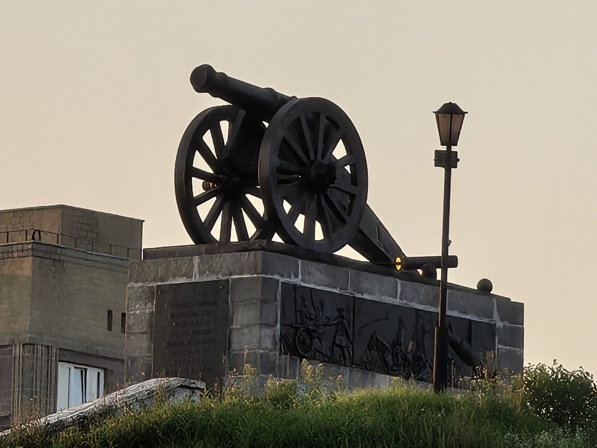 Пушка - символ Каменска-Уральского. Фото автора статьи Ольги Брезгиной