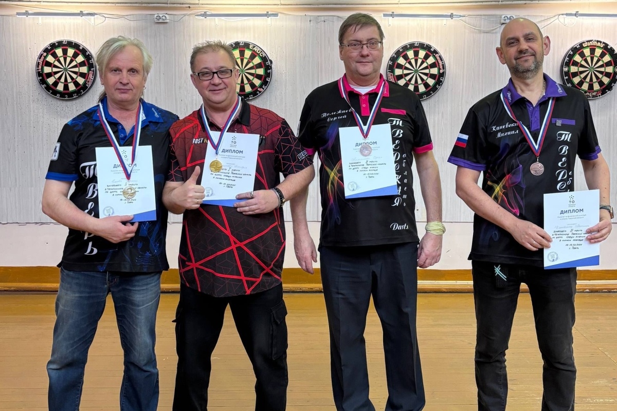    2026 год. Дмитрий Жаворонков (на снимке второй слева) — чемпион Тверской области.  Ульяна Тучкина