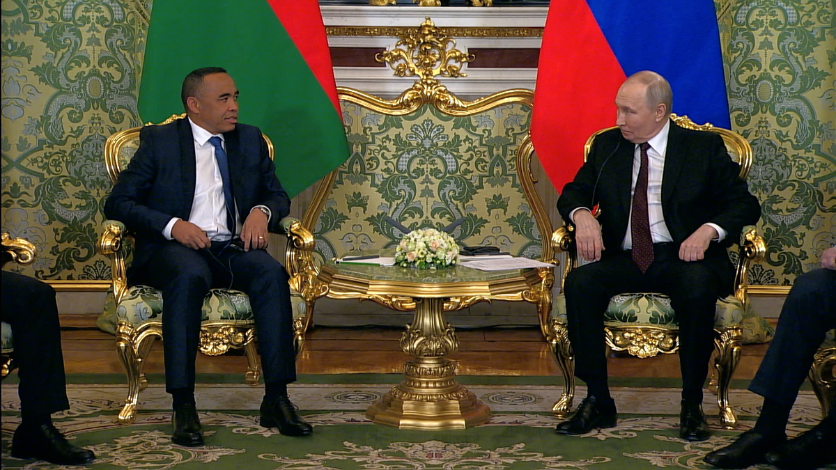    Владимир Путин и Микаэль Рандрианирина