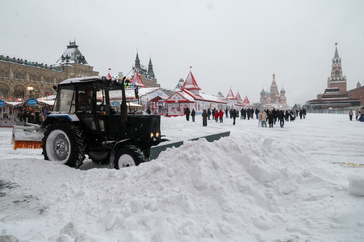    Москва снегопад снегоуборочная техника сугробы GLP