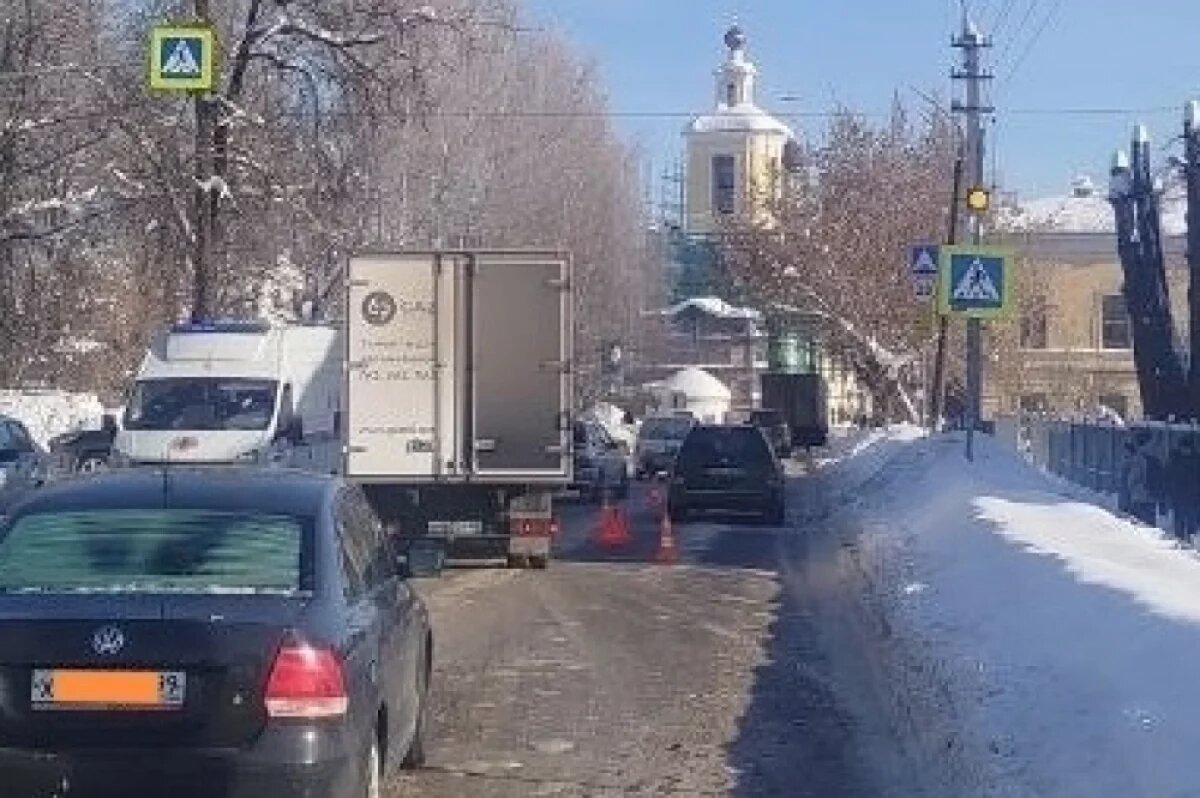    Опубликовано видео с места аварии в Торжке, где сбили 16-летнюю девушку