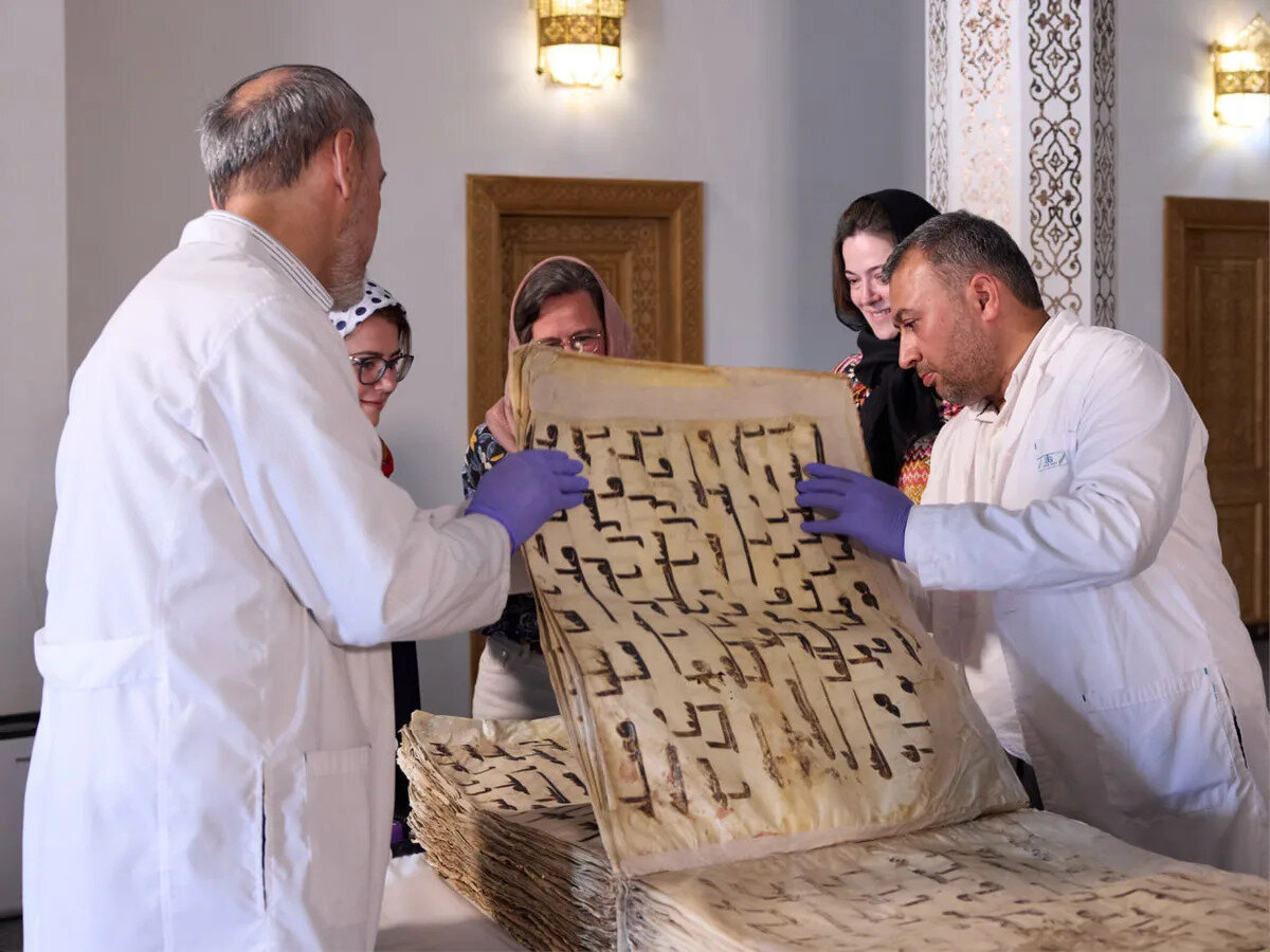    Одну из древнейших рукописей священной книги исламского мира недавно отреставрировали. Работы начались в 2019 году и завершились в 2021 году.