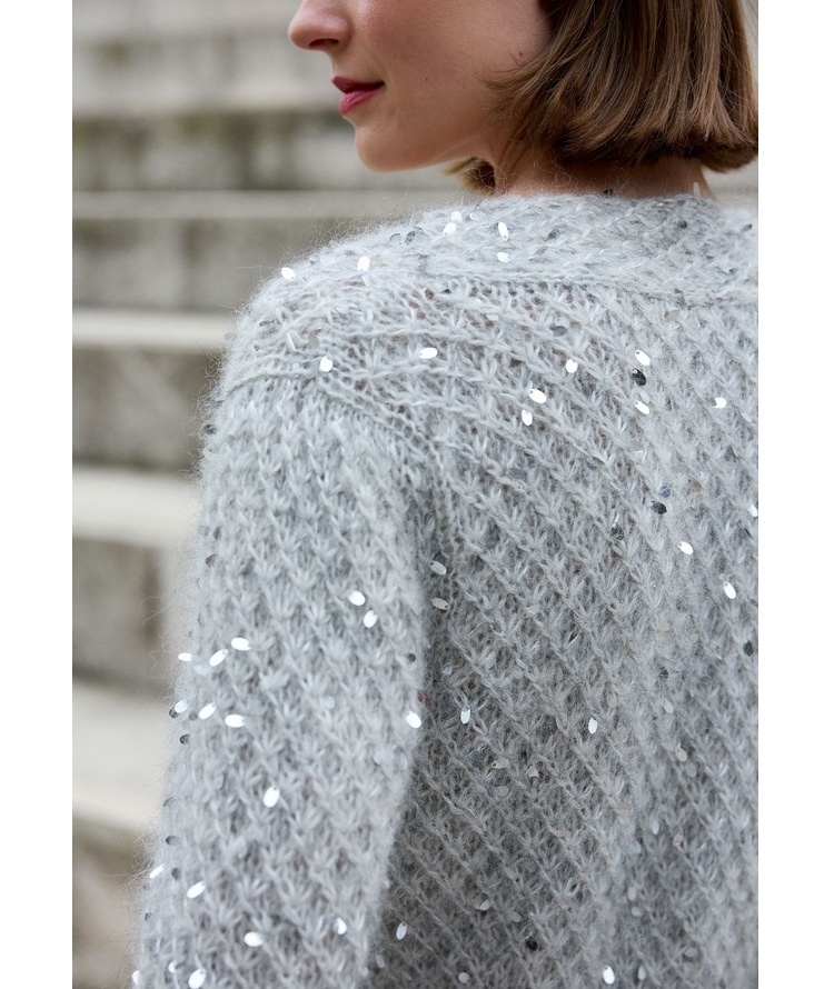 Вязаный кардиган. Фото источник: коллекция novita.