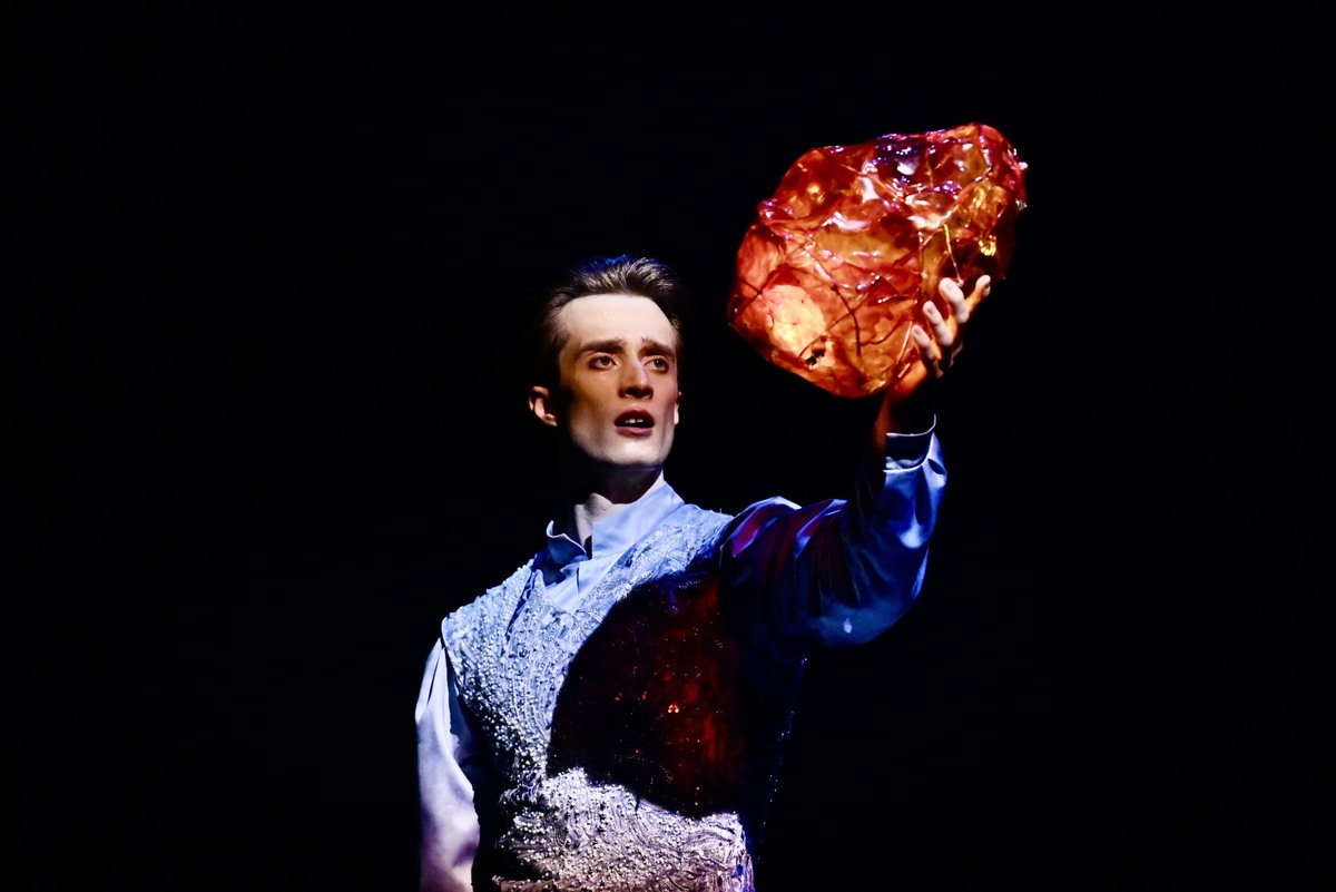    Сцена из балета “Каменный цветок”. Фото: Полина Зиновьева