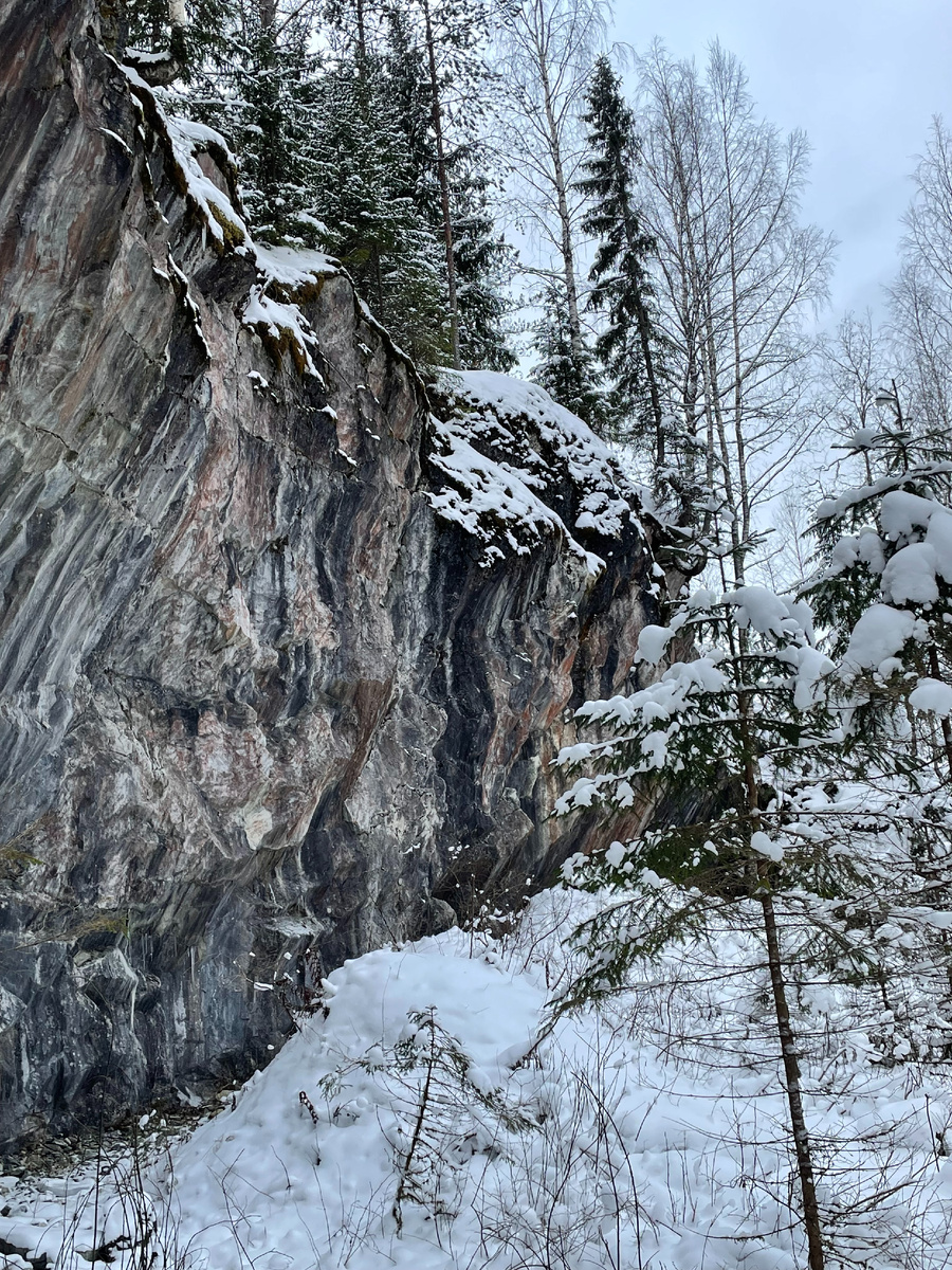 Гранитные скалы Рускеалы