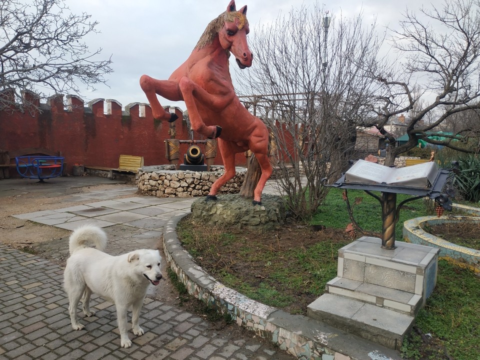    Символ года в экопарке. Лиля Голова