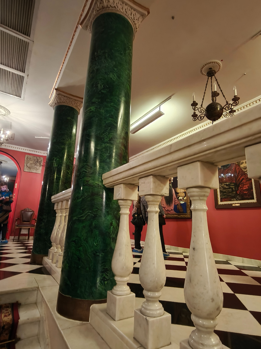 Вестибюль 3 этажа. 12 февраля 2026 года.