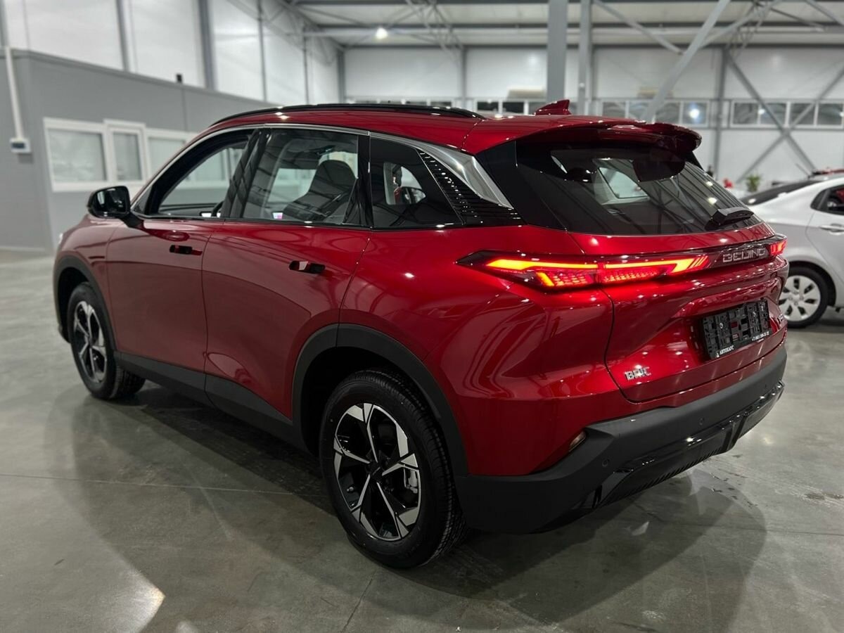 Минус 730 000 рублей: подешевел модный кроссовер российского производства. Источник иллюстрации - auto.ru