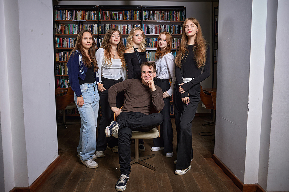 Фото выпускников, выбравших сервис Prinday для выпускных альбомов