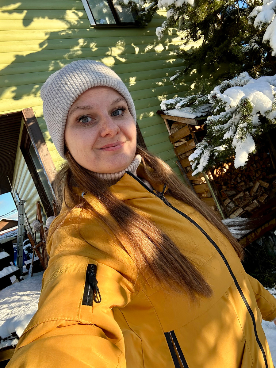 Всем привет! Я Валерия, хозяйка канала про домашний уют, творчество, домашний декор.