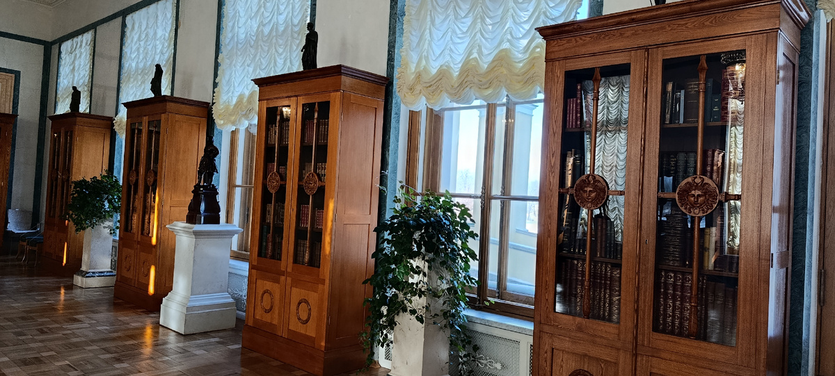 Большая и Малая библиотека. Листайте дальше