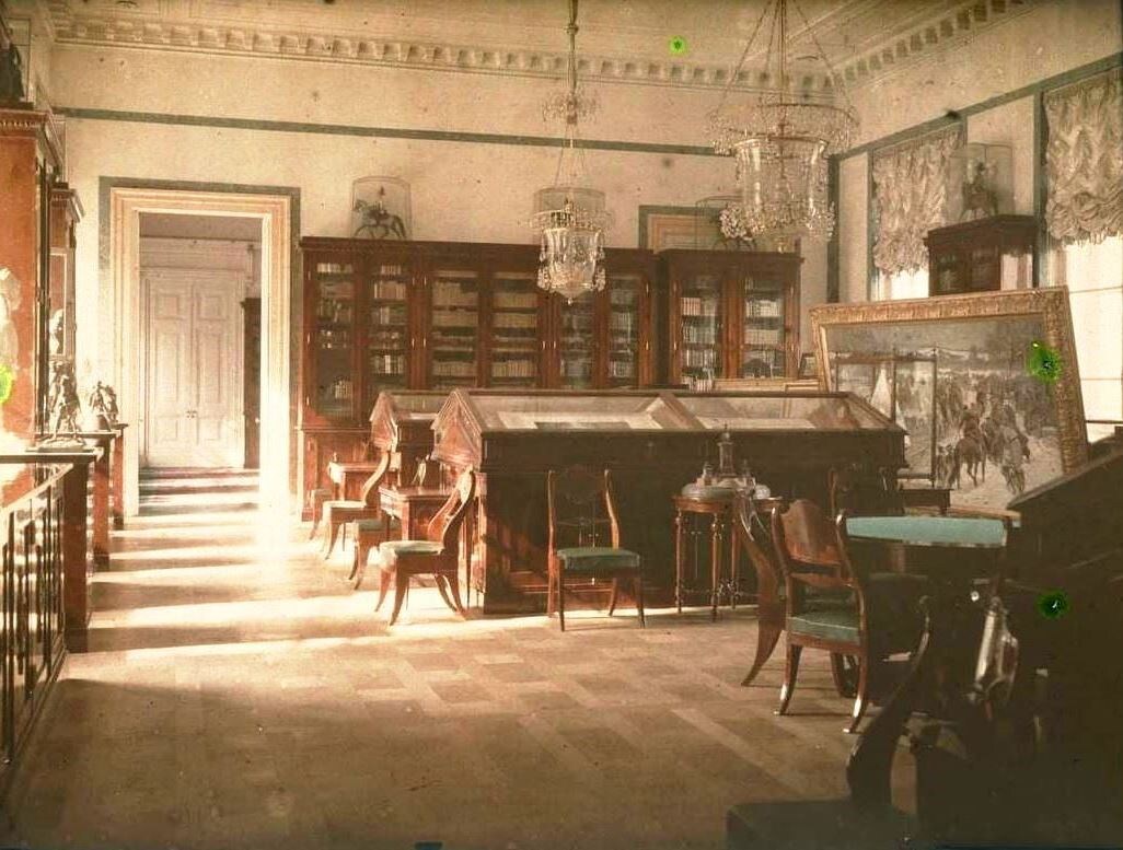 Фото с сайта fi.pinterest.com. Библиотека