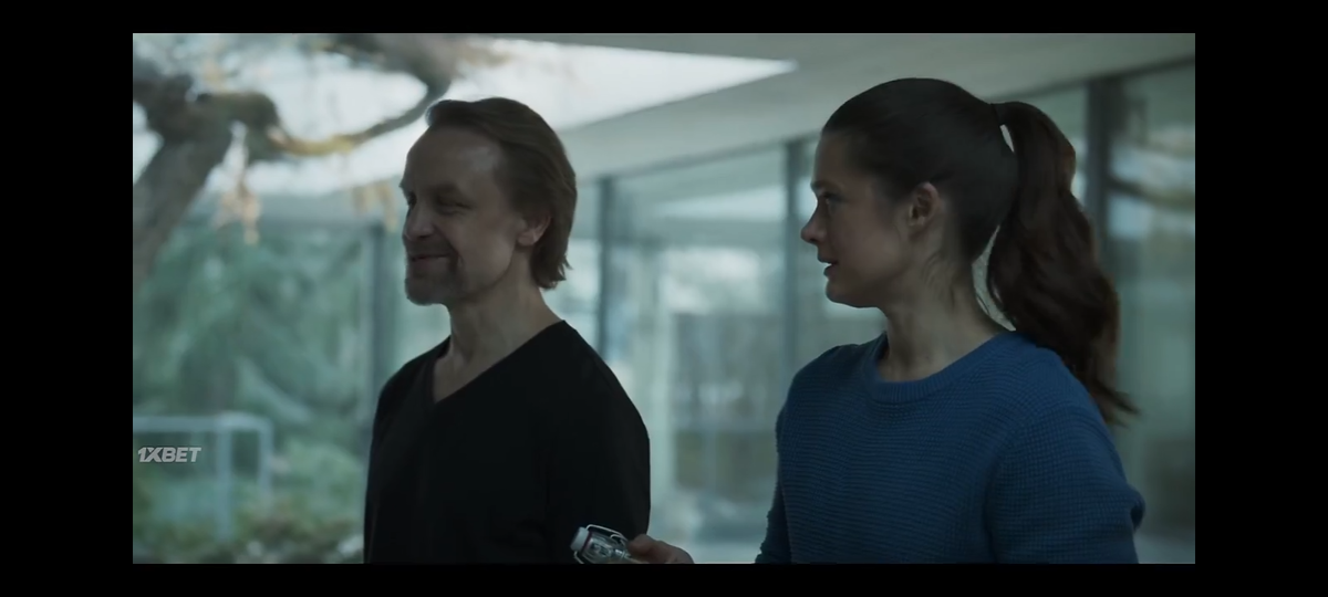 Кадр из сериала.