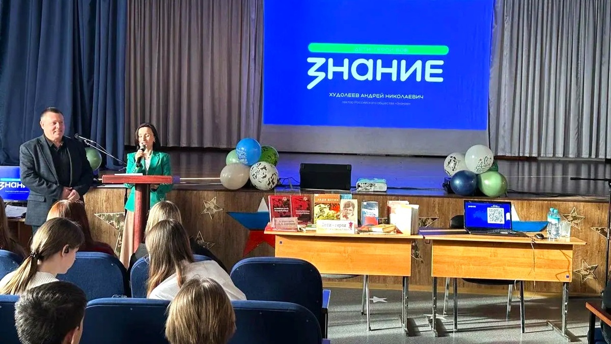    Югорским школьникам рассказали о детях-героях войны и научили искусству публичных выступлений