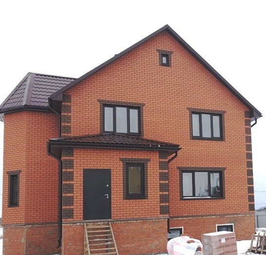 Дом с эркером