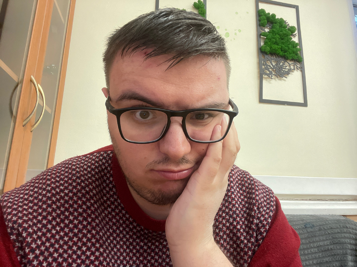 Привет 👋! Меня зовут Михаил, автор канала. И я, если честно, уже устаю бороться с ДЗЕН.