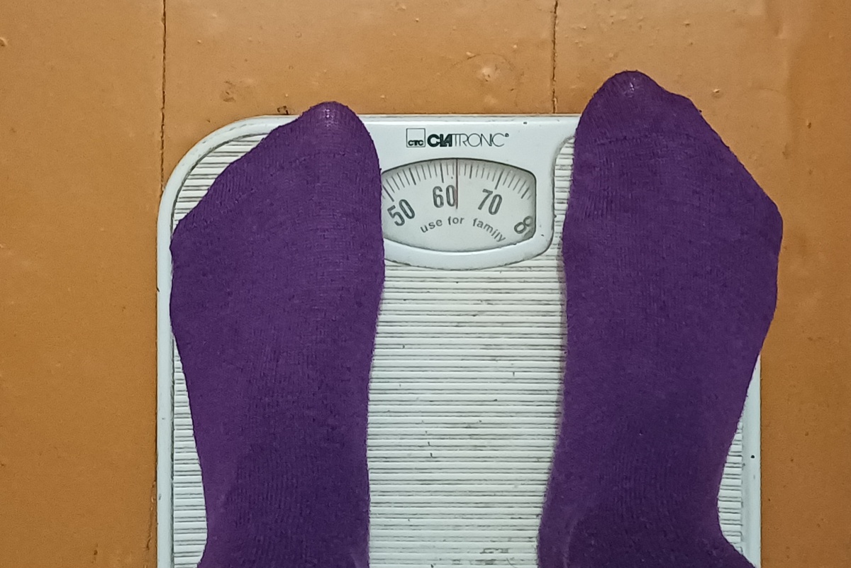 Отказалась от сахара и стала худеть.