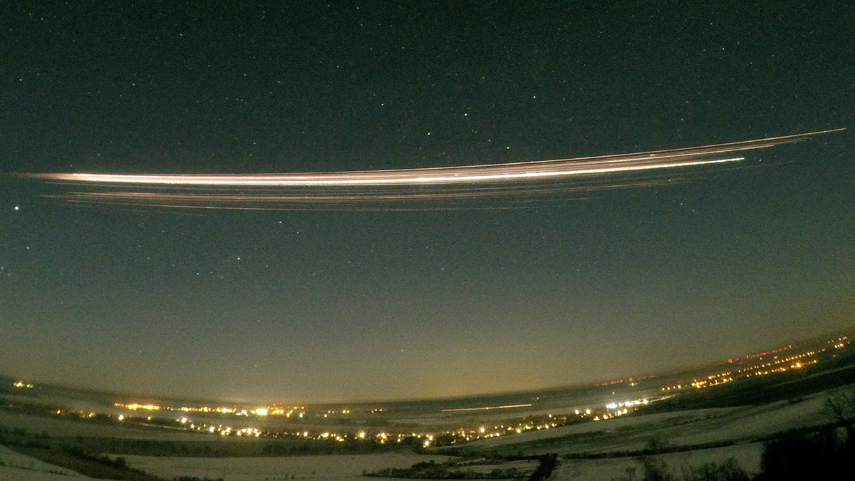   Gerd Baumgarten- Сгорание второй ступени ракеты Falcon 9 над Берлином 19 февраля 2025 года