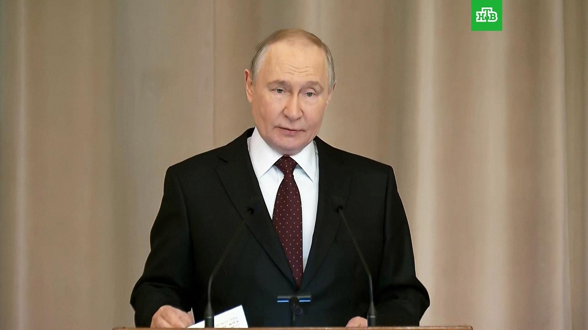    Путин на совещании судей