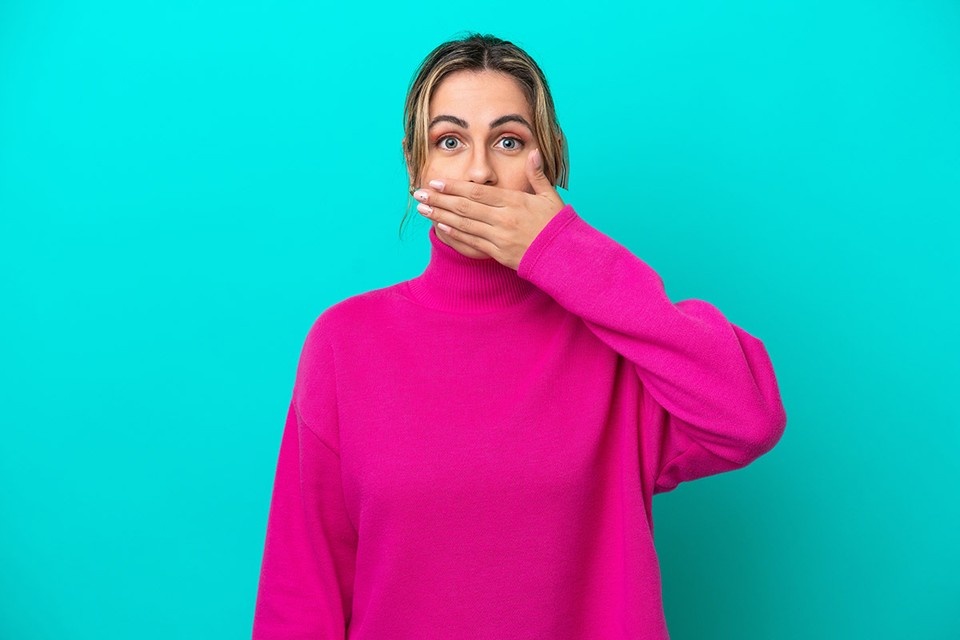    43% опрошенных россиян признали, что матерятся в сети. Фото: Luis Molinero/Shutterstock/Fotodom