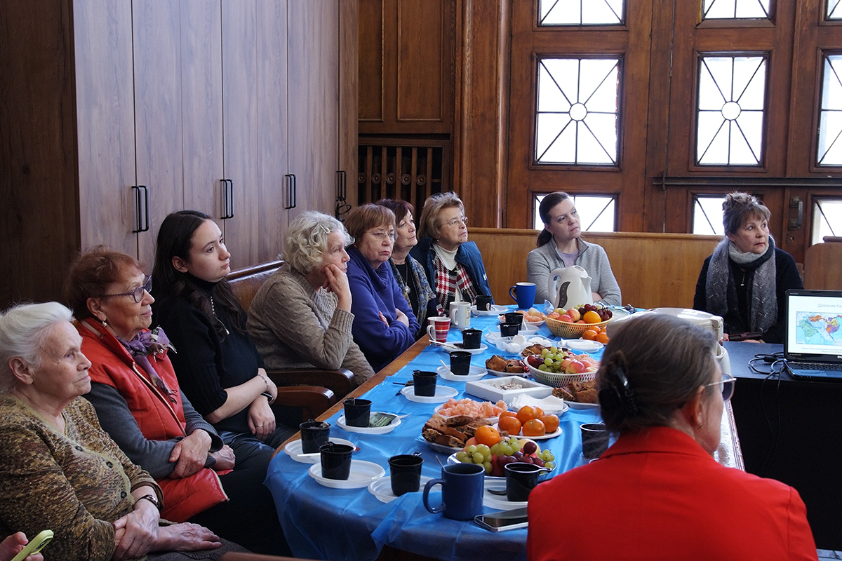 Фото 1. Участницы Всемирного завтрака женщин-химиков ИЮПАК в здании лабораторного корпуса КГЭ химического факультета МГУ. 11 февраля 2026. Фото Н.Лобанова