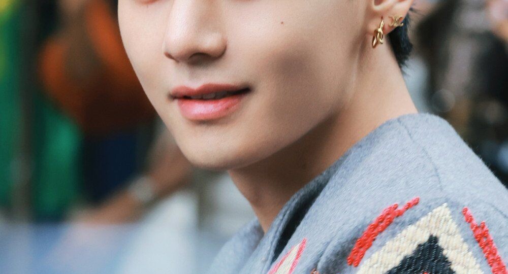 Ким Тэхён против Криштиану Роналду: Почему «женский» поиск победил мужской стадион?