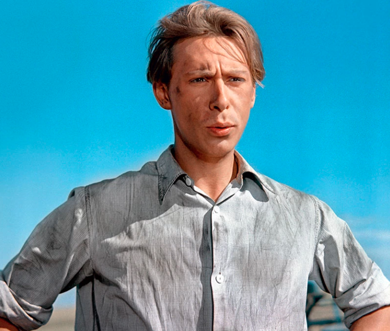    Олег Ефремов в кадре из фильма «Первый эшелон», 1955 год