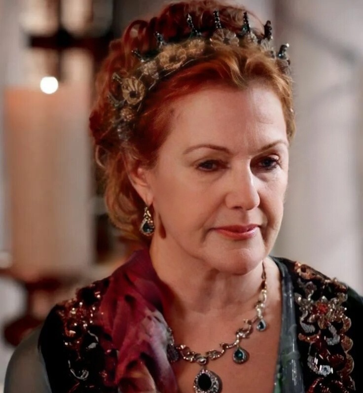 Но сегодня ее мысли были далеки от роскоши дворца и суеты гарема.