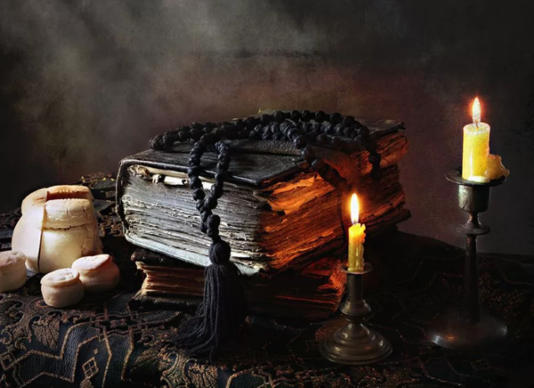 Богослужебная книга и чётки. Прощёное воскресенье — начало Великого поста