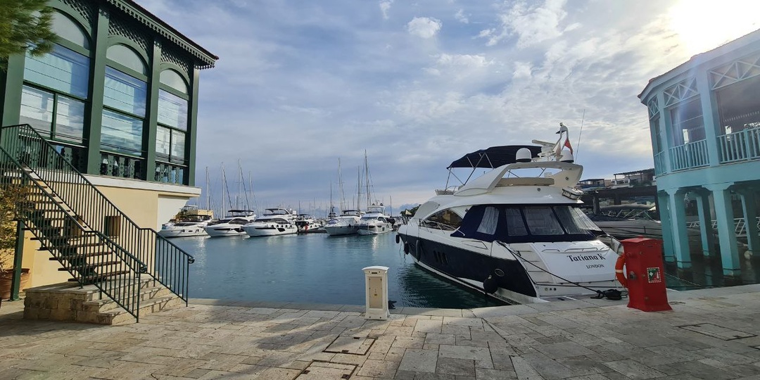 На борту красовалось название: «Татиана Кей Ландон