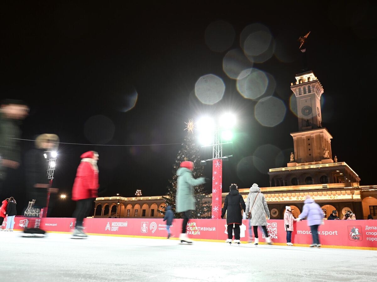    Каток на Северном речном вокзале | © РИА Новости / Максим Блинов