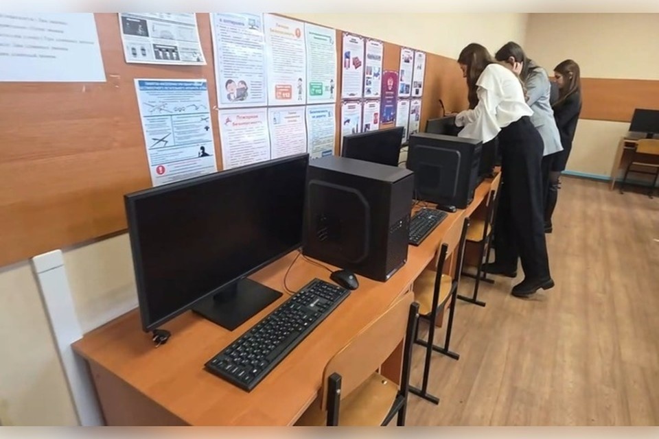    В Михайловском профессиональном училище установили 15 новых компьютеров. Фото: Народный фронт Запорожской области