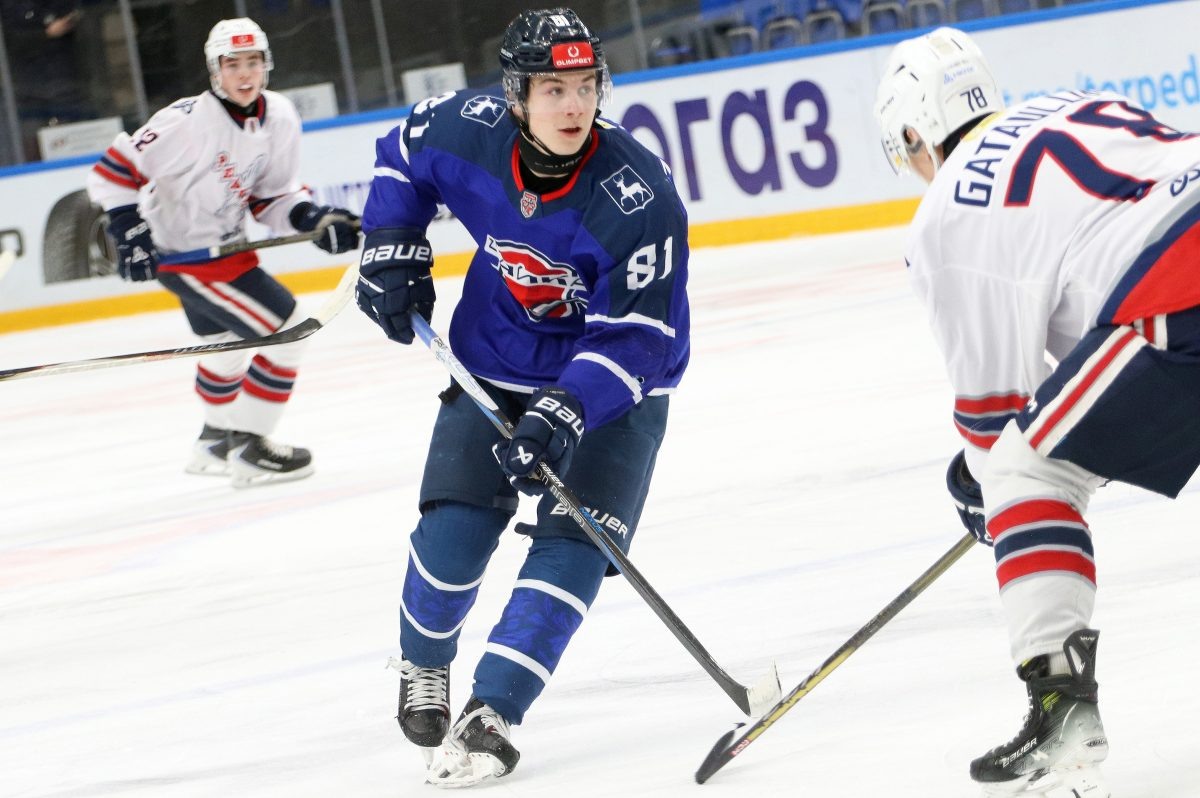    Защитник Иван Муллеров участвовал во всех 49 играх «Чайки» сезона 2025/26