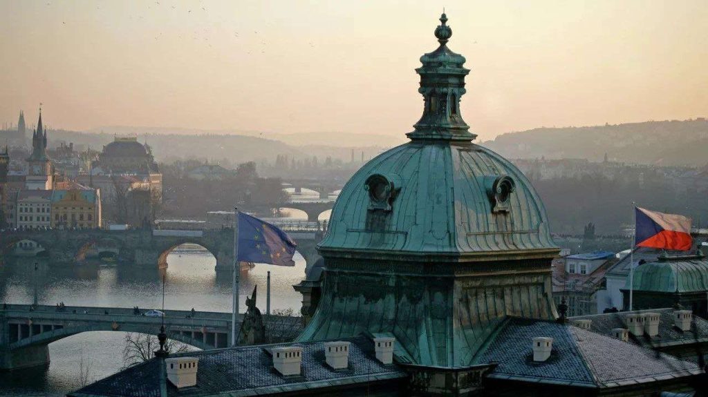    REUTERS / Petr Josek Snr Редакция