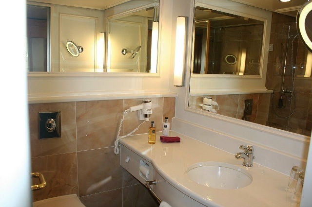 Ванная комната отеля Паркотель, г.Гютерсло, Германия