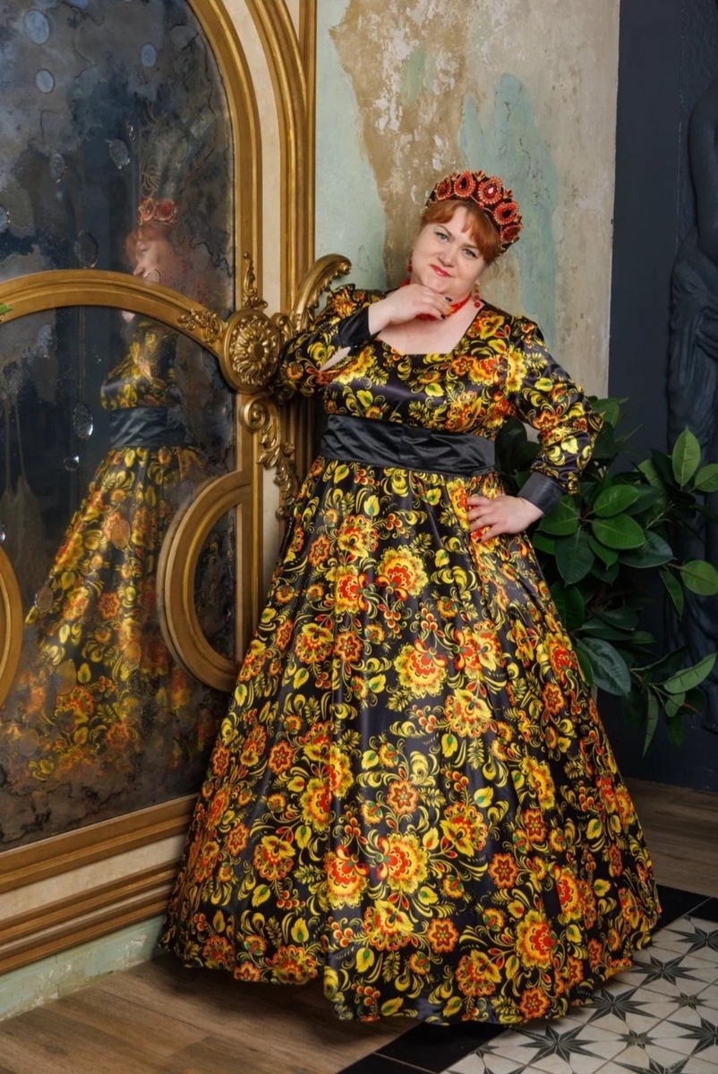 Платье сшито в клубе дизайна и творчества "Марианна", автор изделия: Маргарита Соколова, модель: Ирина Мостолыгина, фотограф: Алексей Кожевников.