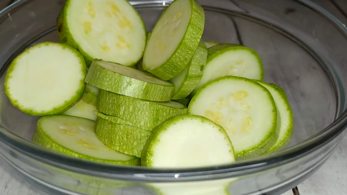 Запечённые кабачки с паприкой. Фото автора.