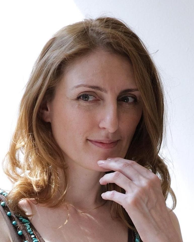 Наринэ Абгарян.