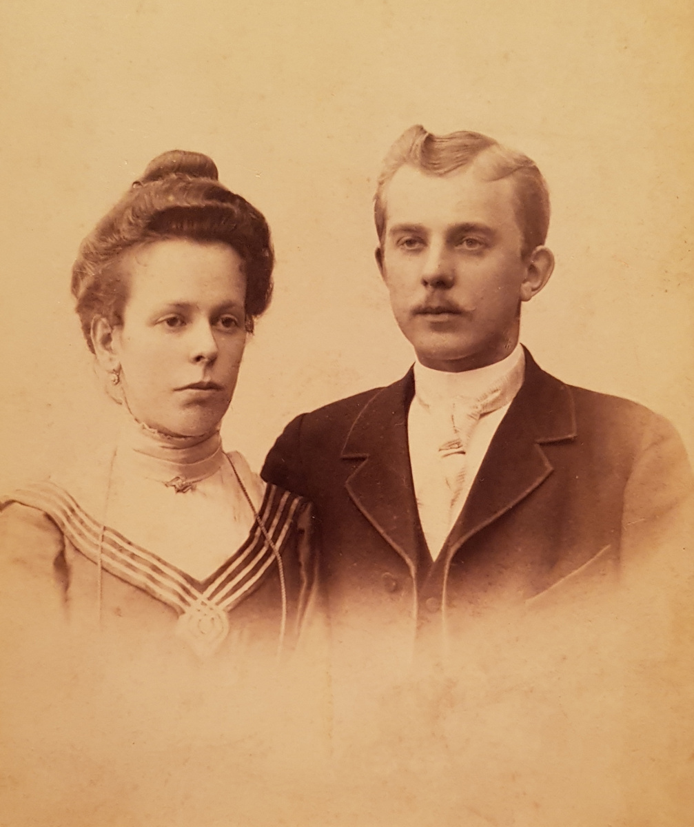 Мария Ивановна (урожденная Канбина) и Дмитрий Иванович Коровины, г. Калязин