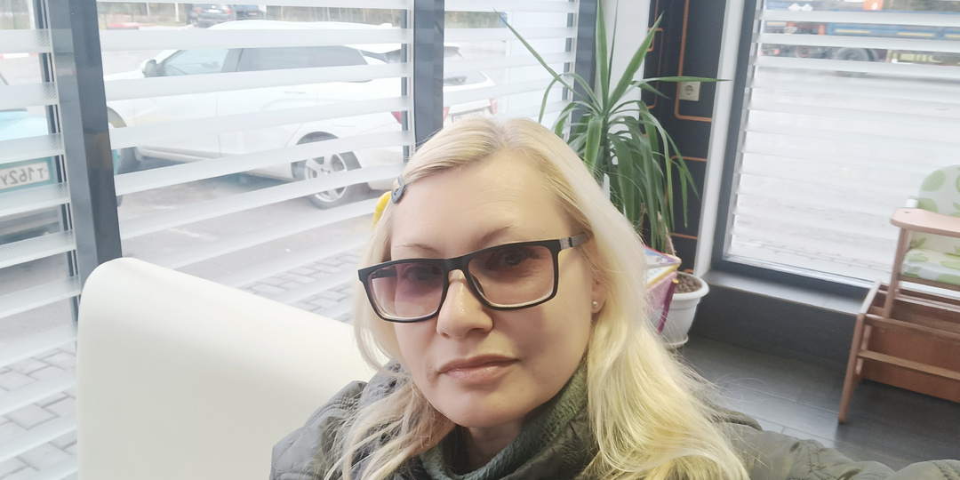 Первый шаг должен делать мужчина.