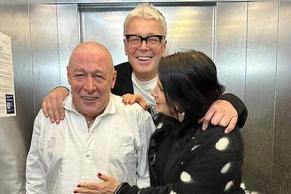 Михаил Олегович Ефремов — советский и российский актёр театра, кино, телевидения, озвучивания и дубляжа, сценарист, театральный режиссёр и телеведущий. Александр Олегович Стриженов — советский и российский актёр, кинорежиссёр, сценарист, продюсер, телеведущий и  Екатерина Владимировна Стриженова (в девичестве — Токмань) — советская и российская актриса театра и кино, тележурналистка и телеведущая.  Фото из доступных источников интернета.