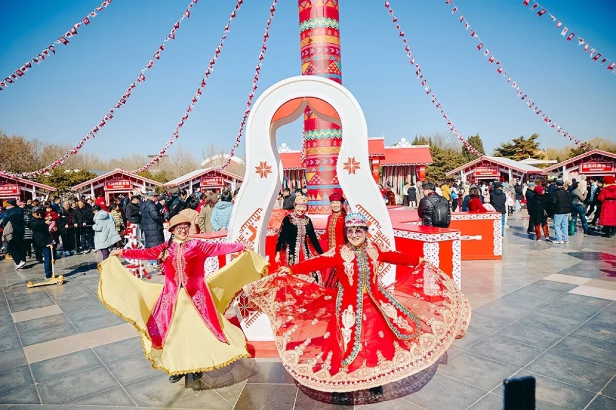    В Китай привезли Московскую масленицу.
