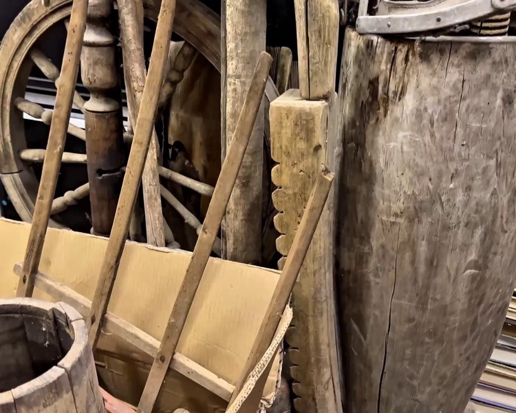     В Курск доставили уникальные предметы быта из Суджанского района