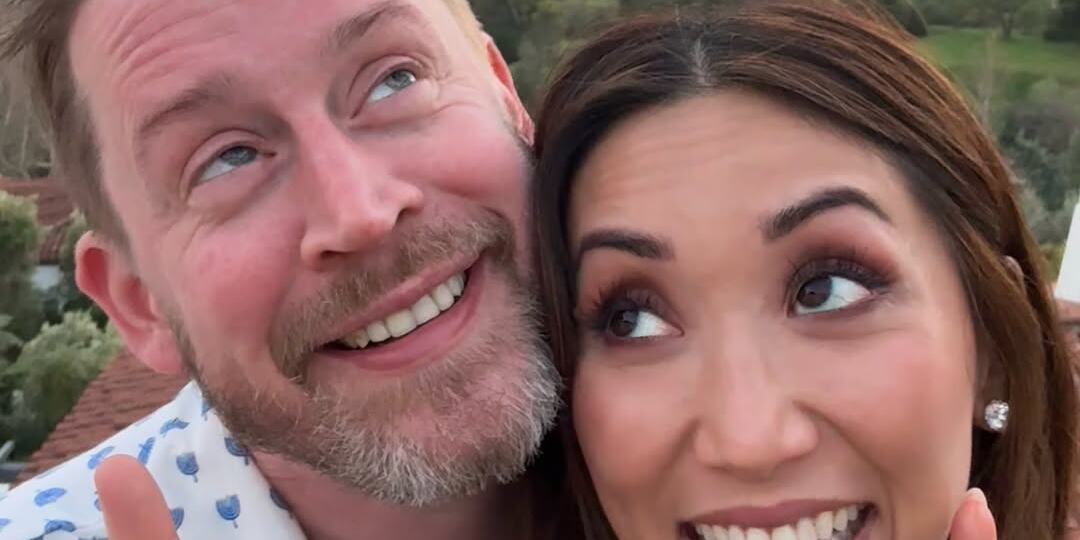 Маколей Калкин поделился серией милых снимков с женой